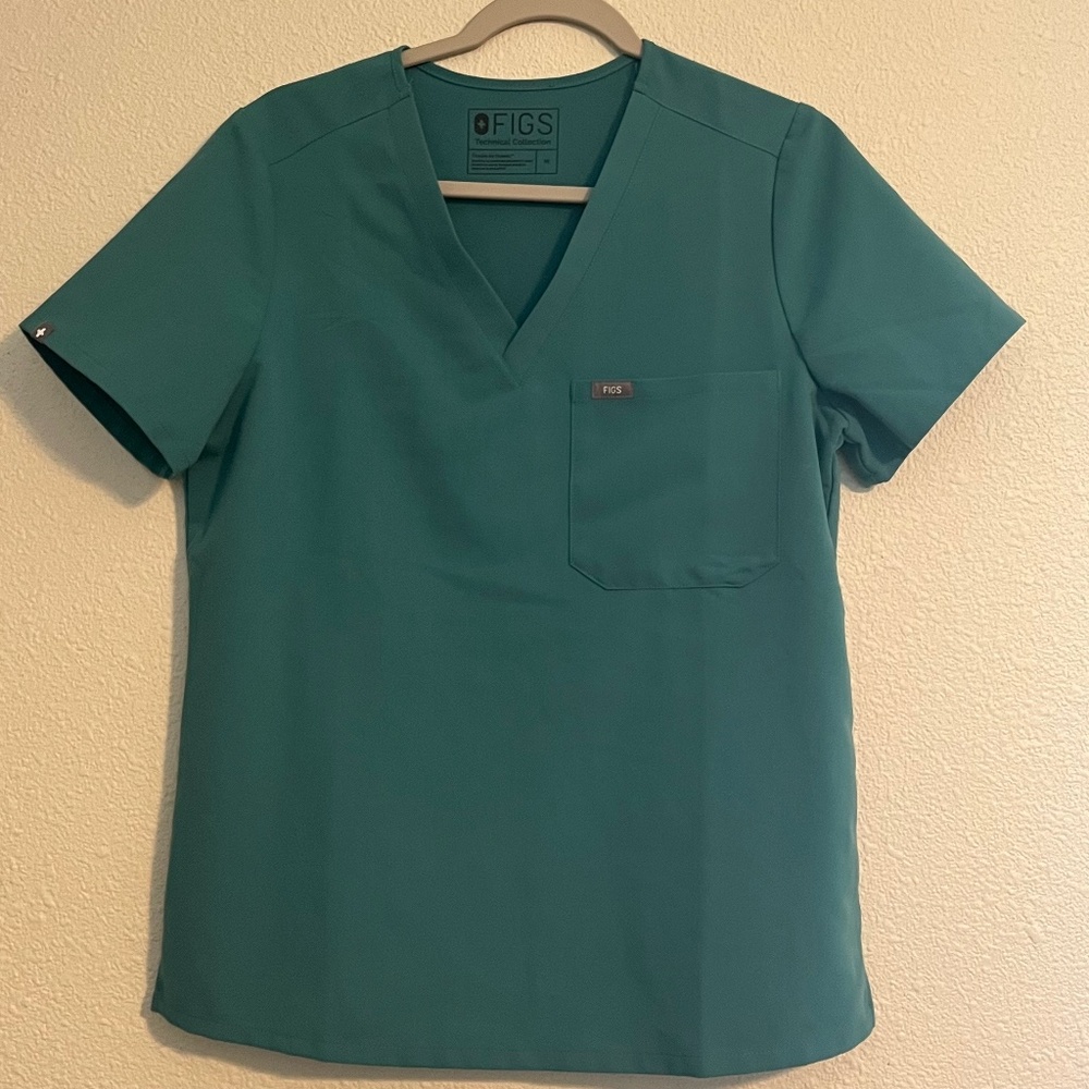 Figs Catarina Scrub Top in Original Marine Size Medium